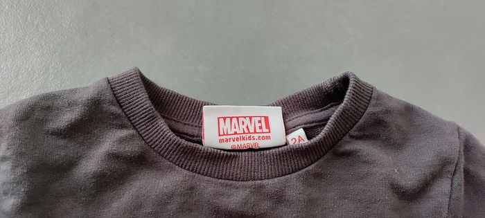 Pull Marvel sequins réversibles 2 ans 2€ - photo numéro 2