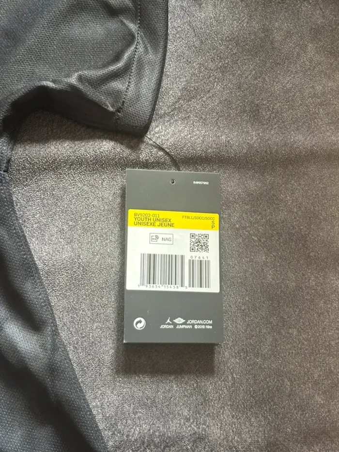 Maillot Jordan PSG 2019/20 Stadium Fourth authentique Enfant Taille S – Neuf avec étiquette - photo numéro 4
