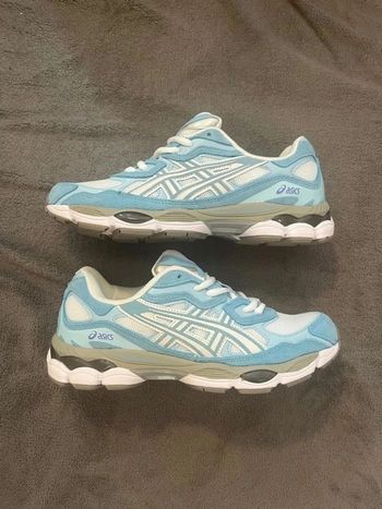 Chaussures Asics gel nyc kayano 14 bleu taille 38
