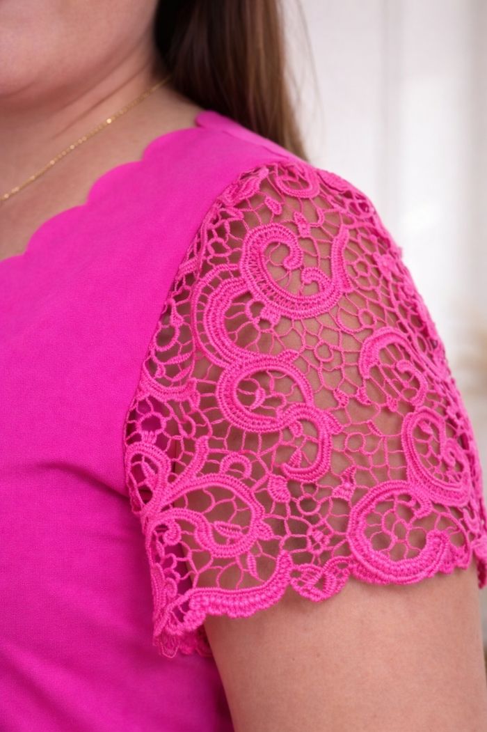 Robe rayonnante éclat fushia aux manches dentelle Femme Taille 54 marque Asos 💍 - photo numéro 4