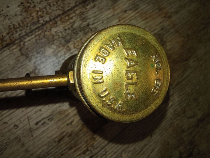 Burette d'huile vintage en laiton - photo numéro 3