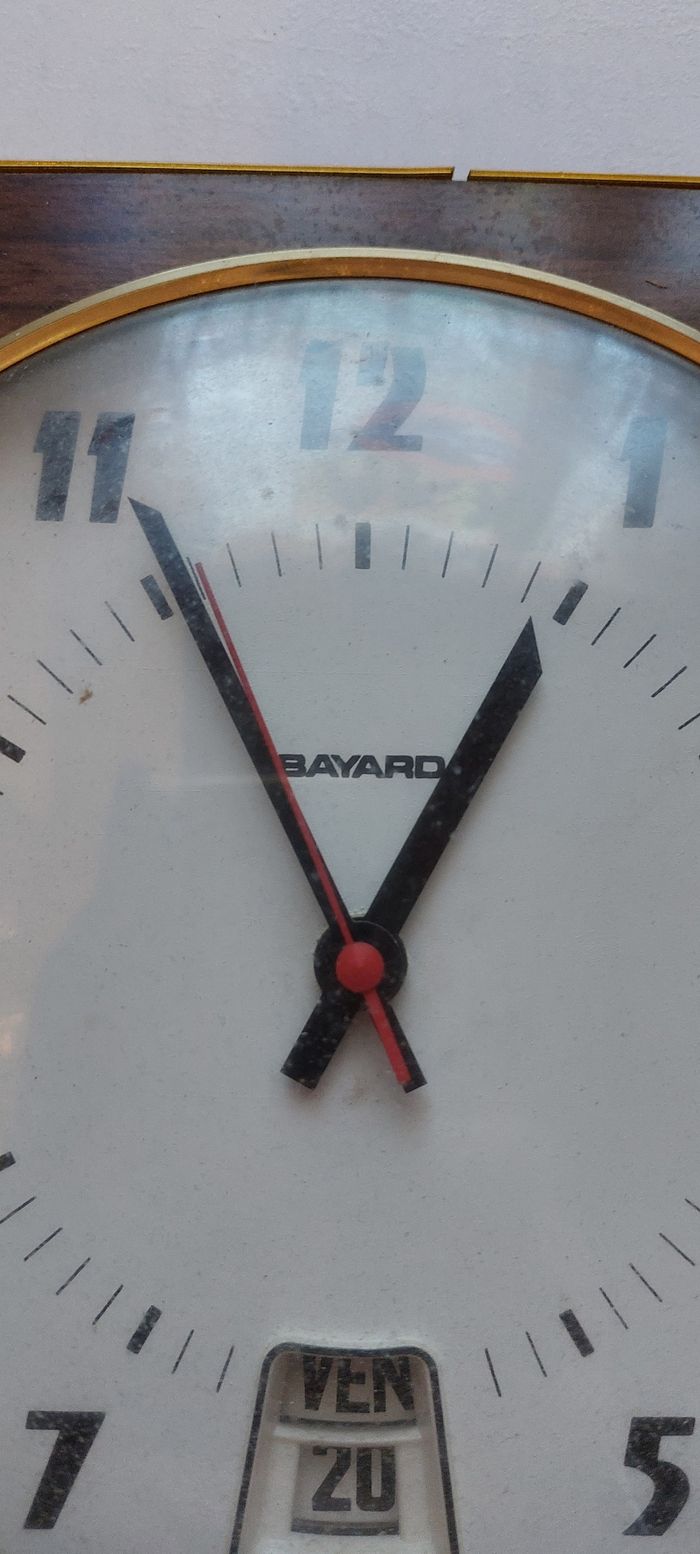 Pendule vintage en formica bayard - photo numéro 5