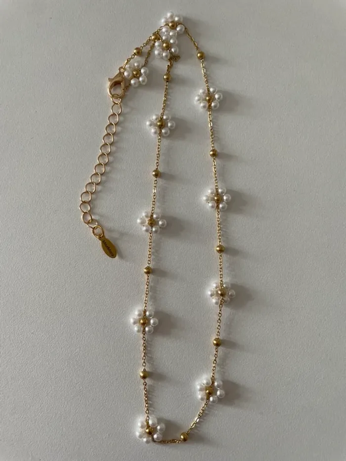 Collier fin doré MaxMara à fleurs en perles artificielles - photo numéro 3
