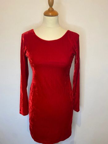 Robe en velours rouge avec un joli dos femme taille S