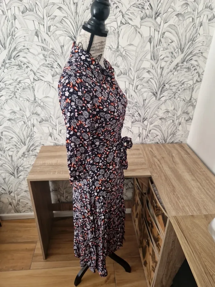 Jolie robe chic et longue Monoprix taille 38 - photo numéro 3