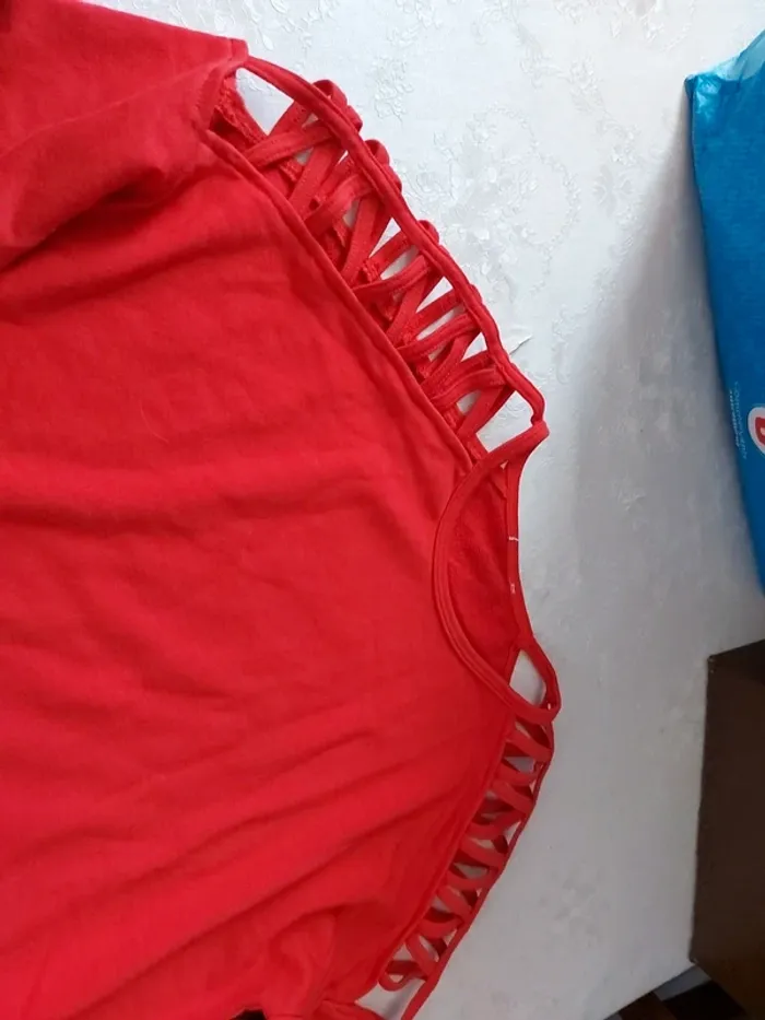 Pull rouge - photo numéro 2