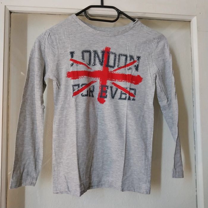 T-shirt manche longue taille 8 ans