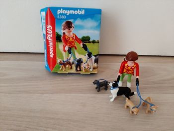 ÉLEVEUSE DE CHIENS "PLAYMOBIL" - Réf.5380 - n°105