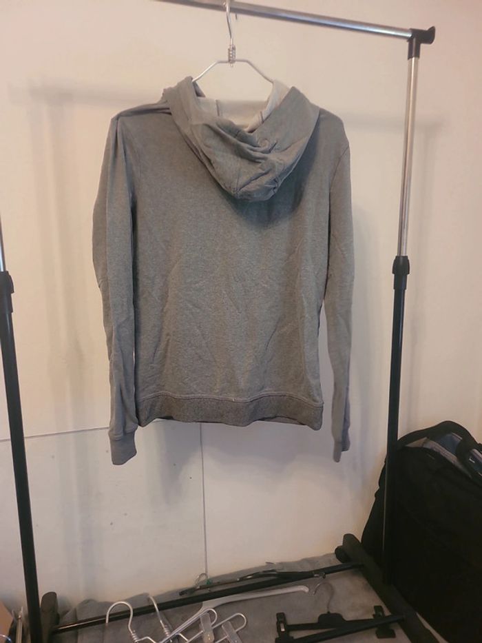 Sweat a capuche - photo numéro 3
