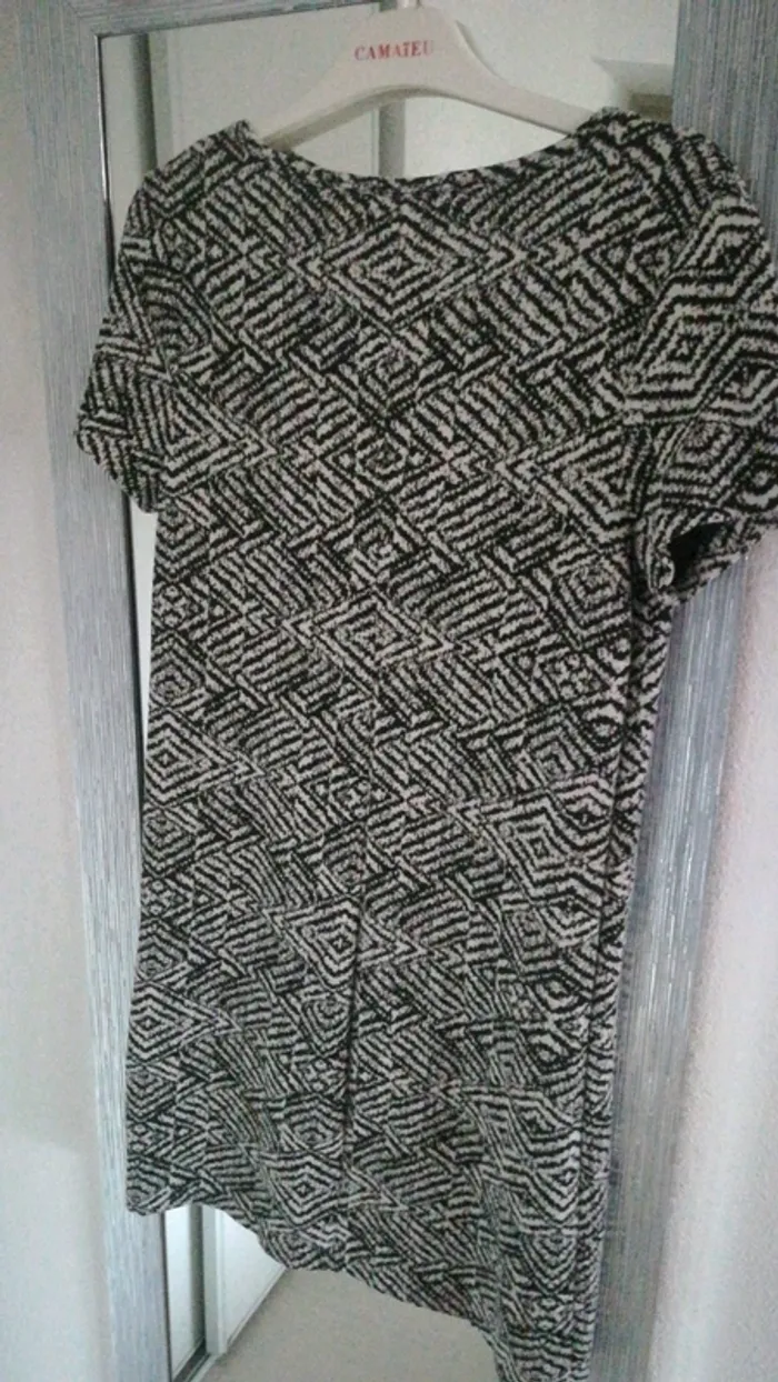 Robe Camaïeu noire blanche t36 - photo numéro 3
