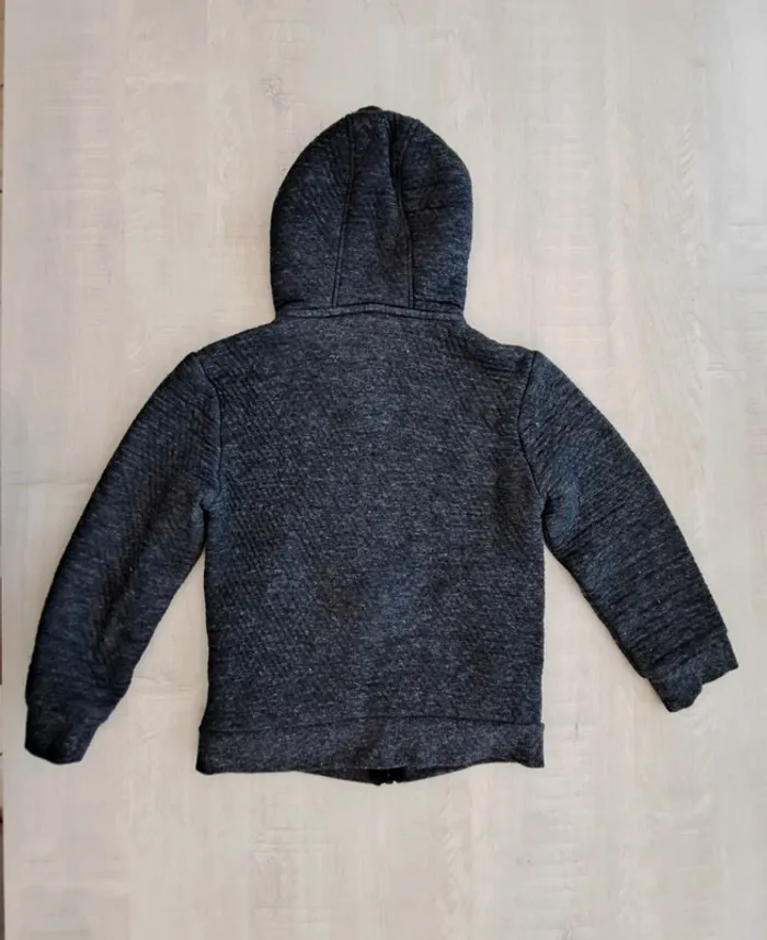 Gilet zippé - capuche - taille 140 cm - Primark - Automne hiver printemps - doublure chaude - photo numéro 2