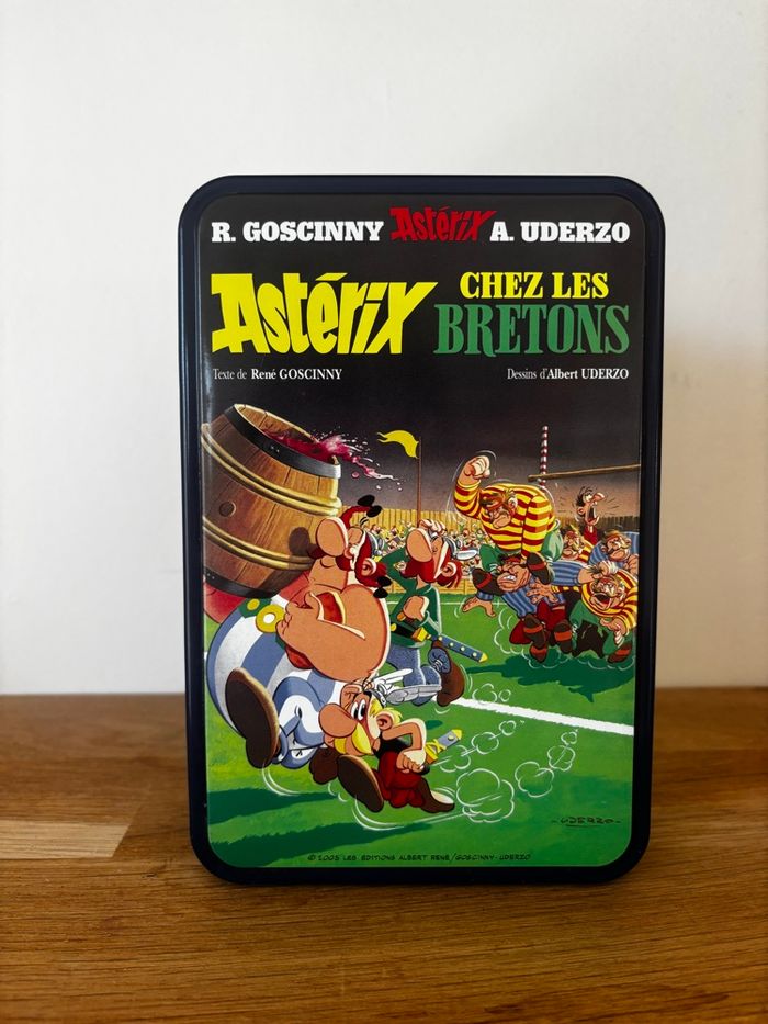 Boîte en métal Asterix chez les bretons