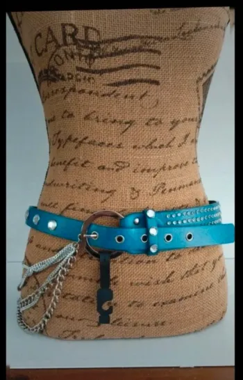 Ceinture bleu avec chaînette argenté femme 90 cm
