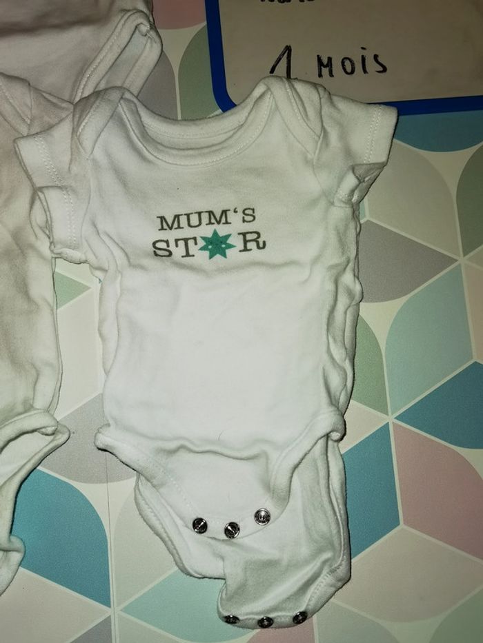 D2352 - lot de 5 bodies garçon 1 mois - photo numéro 2