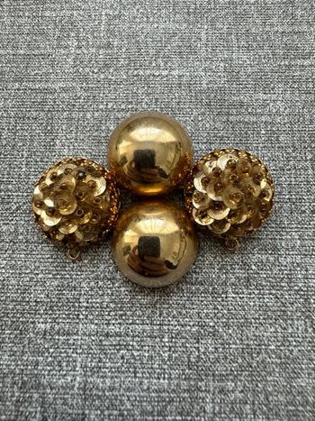 Broche