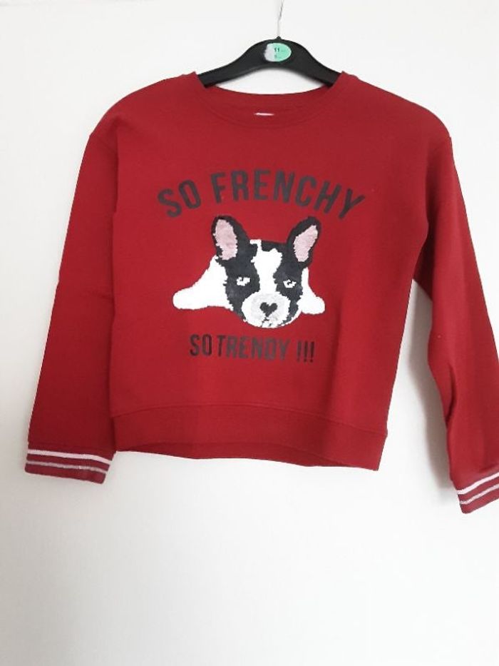 Pull rouge bouledogue