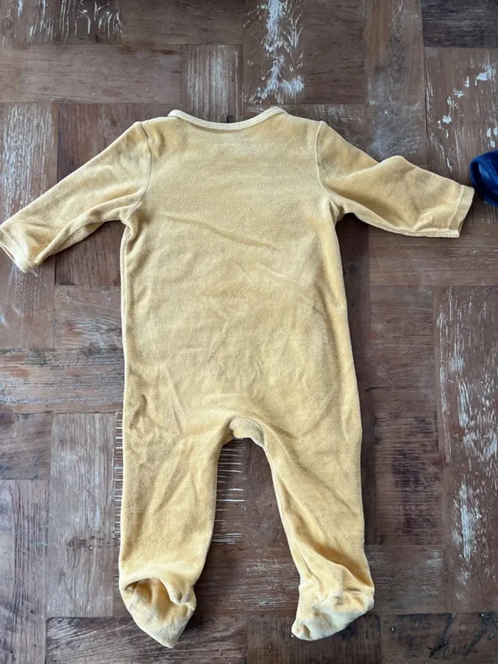Lot pyjama velours 6 mois - photo numéro 6