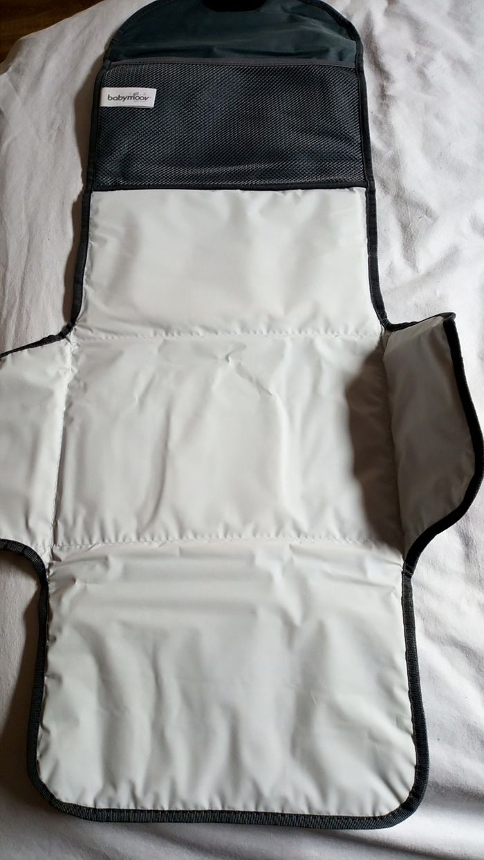 Sac a langer avec ses accessoires - photo numéro 8