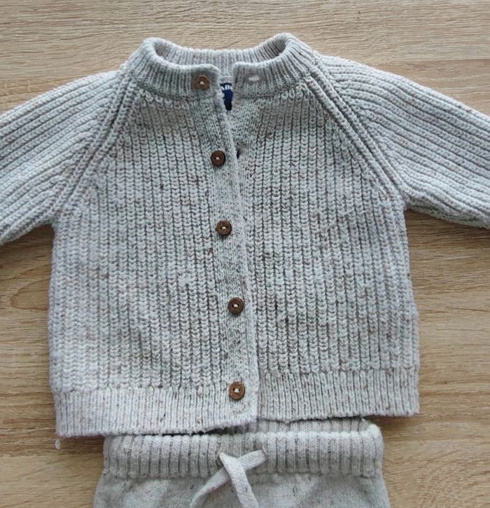 Ensemble beige 1M fille - photo numéro 2