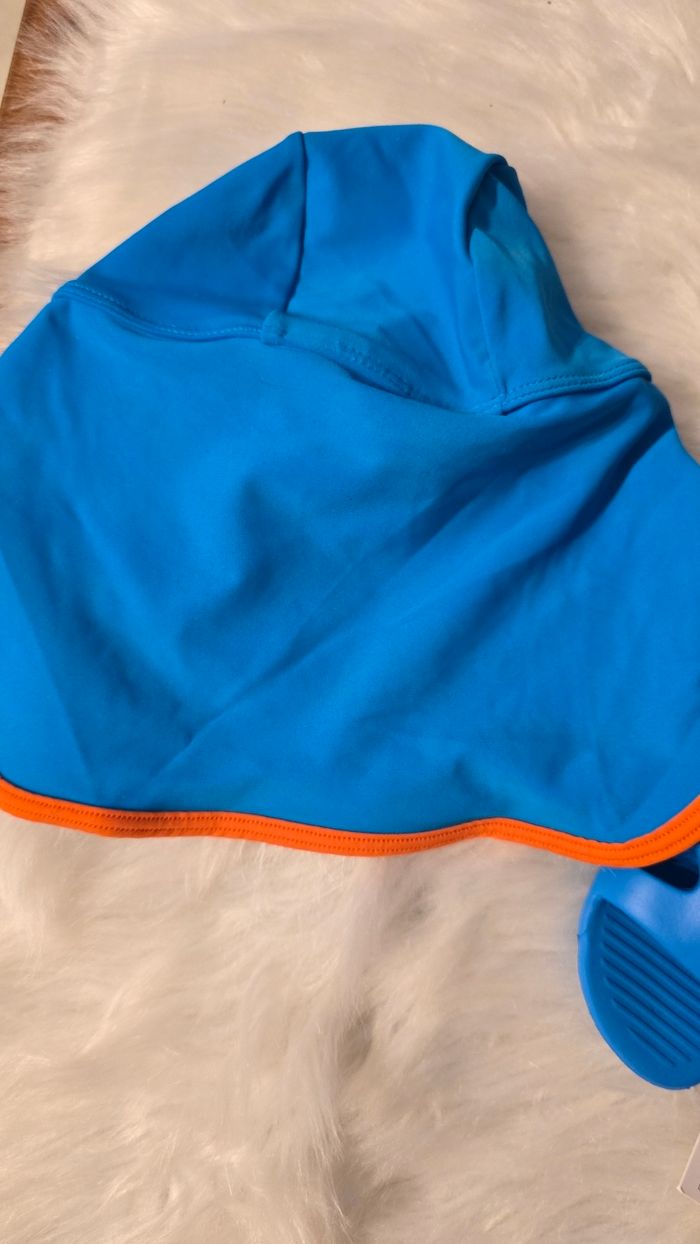 💙💙Casquette uv 2  ans et sandales piscine 21/22 💙💙 - photo numéro 4