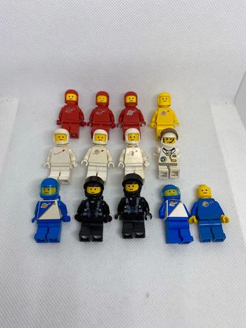 Lot de 13 minifigurines classic Space espace Futuron ancien astronaute blacktron