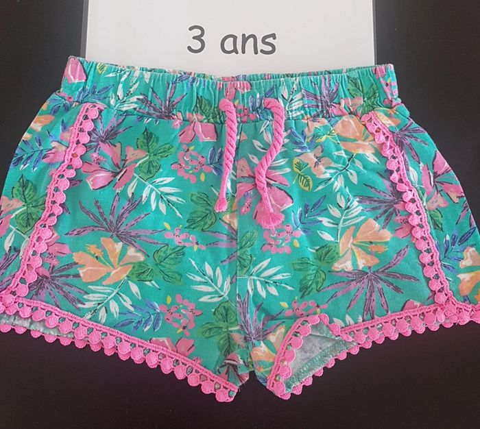 Short 3 ans