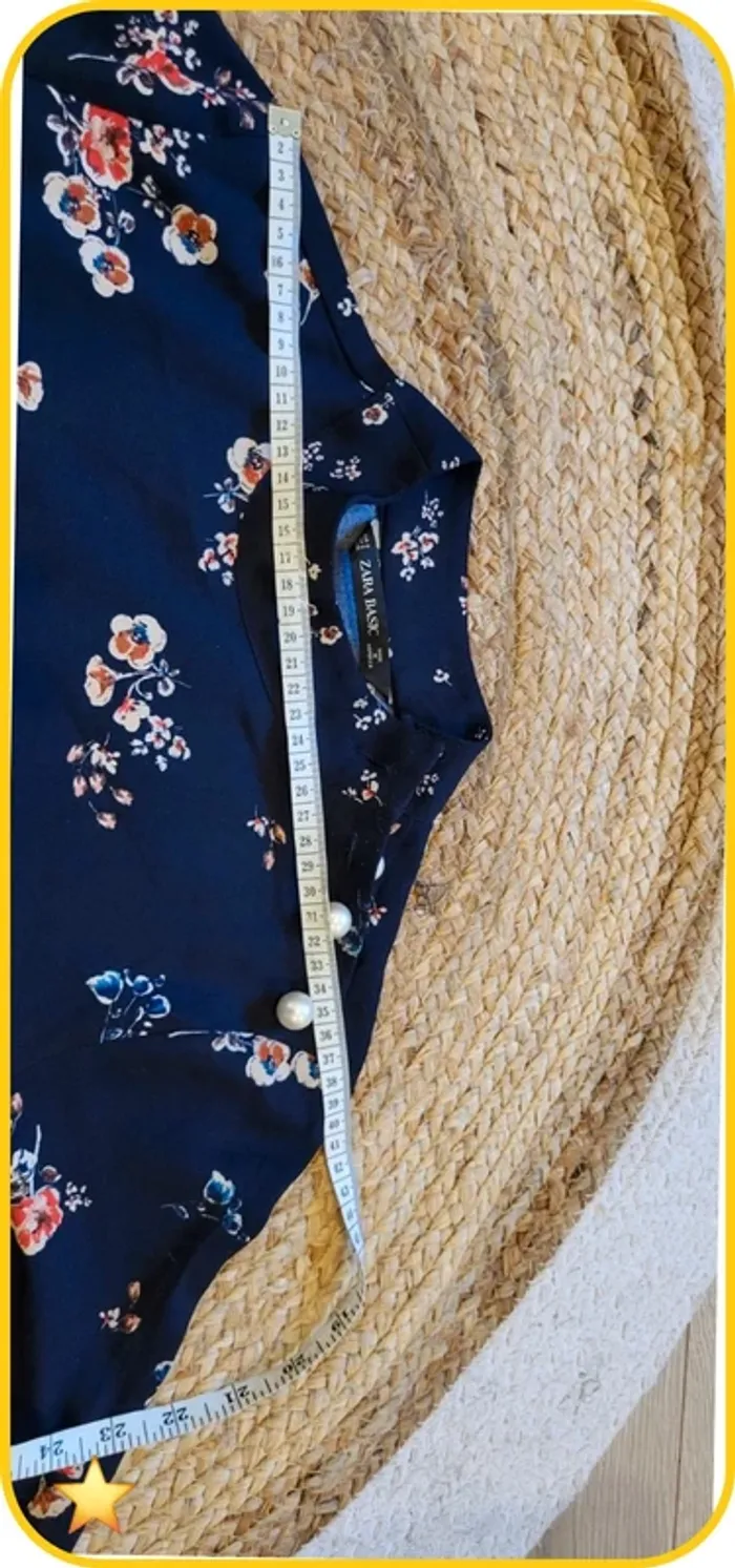 Blouse fleurie Zara - Taille S - Bleu Marine - Très bon état - photo numéro 6