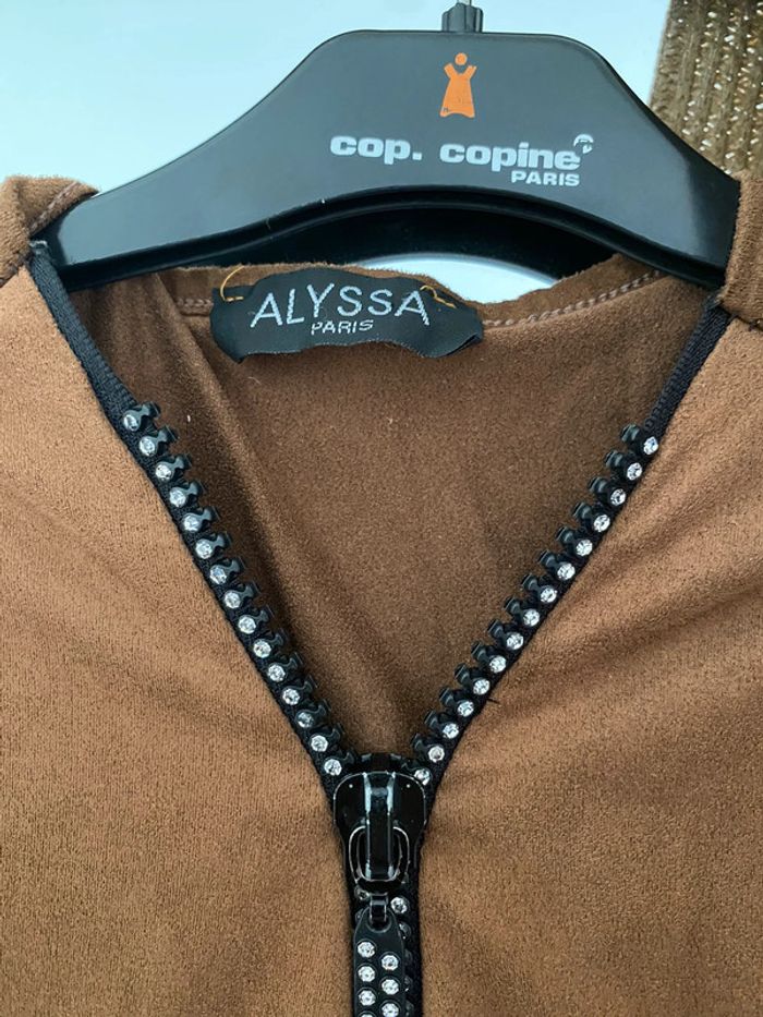 Joli top chocolat avec fermeture et strass - photo numéro 3