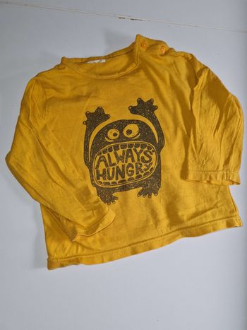 T-shirt moutarde taille 9 mois