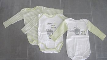 Lot 3 bodies bébé 6 mois