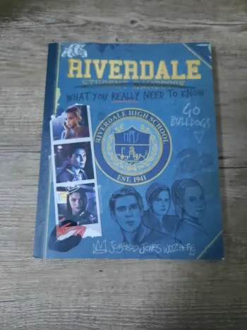 Livre: Riverdale - Student Handbook
En Anglais !!