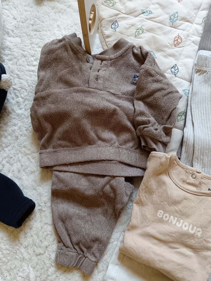 Lot vêtements bébé 9mois - photo numéro 3