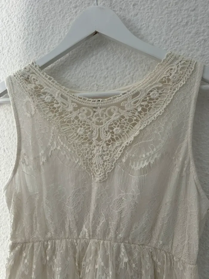 Robe blanche dentelle - photo numéro 2