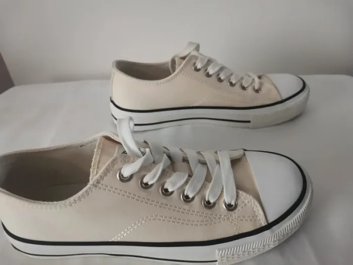 Chaussures toile type converse 36 - photo numéro 5