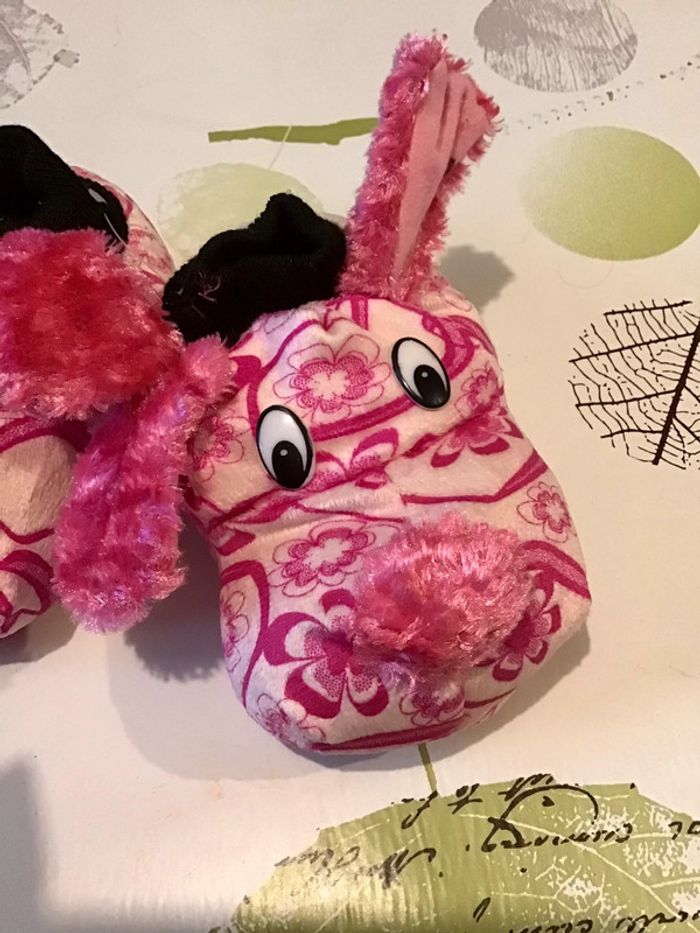 Paire de chaussons tête animaux roses et noir taille 24 /25 - photo numéro 2