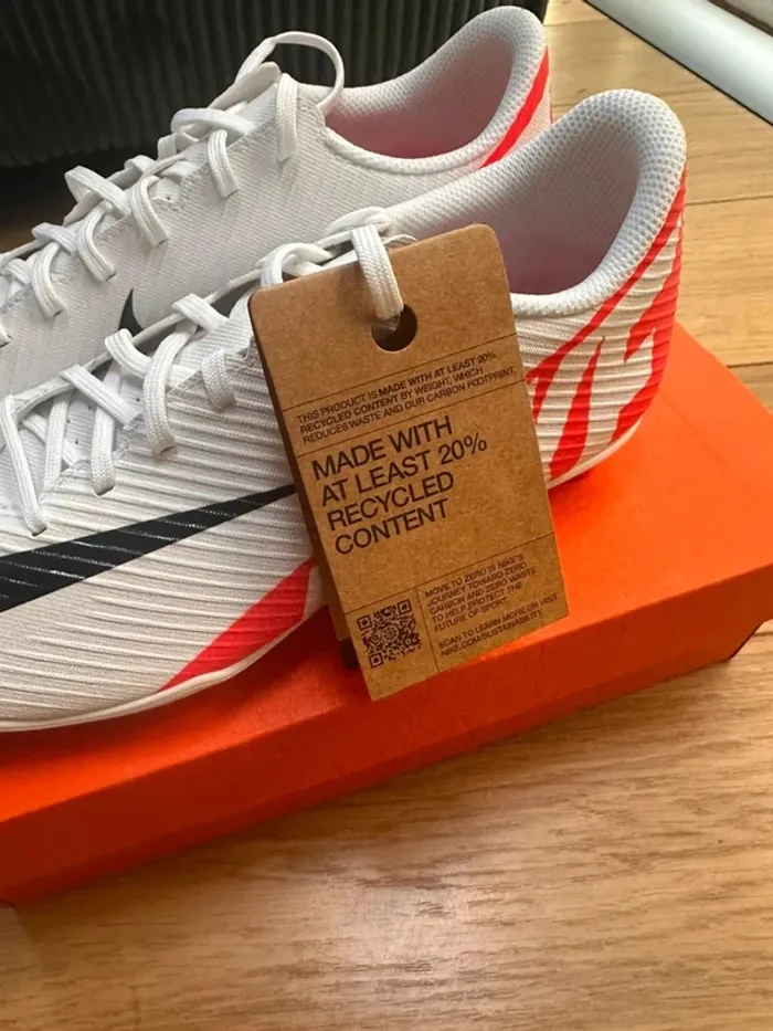 Nike Crampon Vapor 15 Club blanche et rouge - photo numéro 7