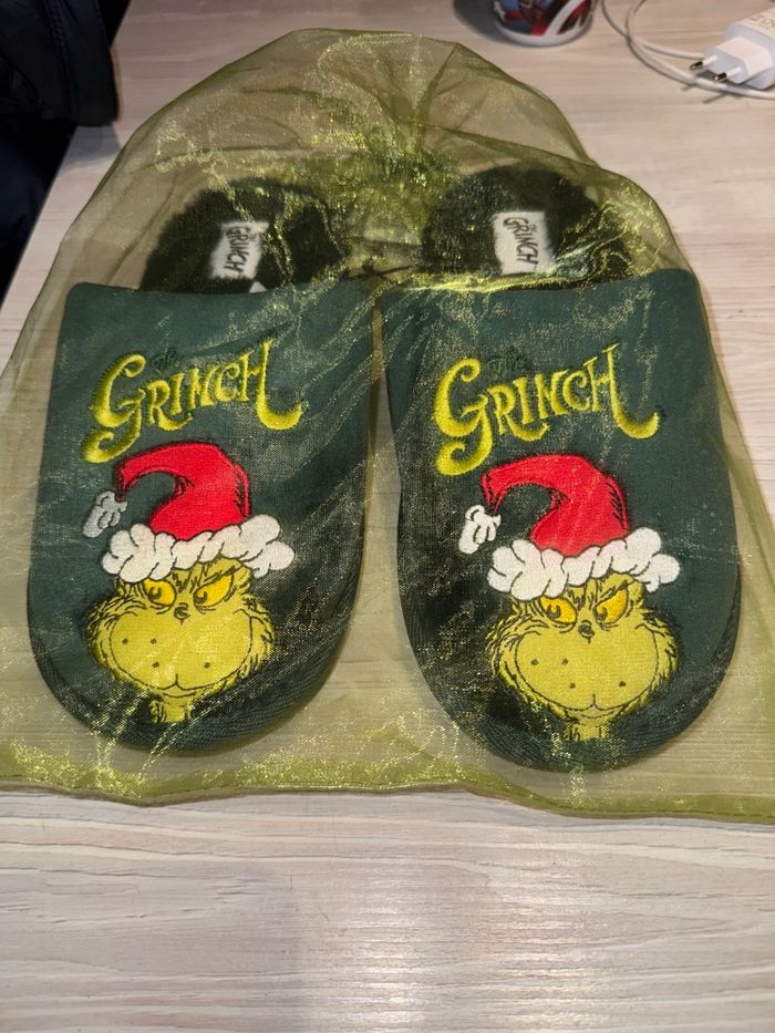 Chaussons Grinch neufs 38 - photo numéro 4