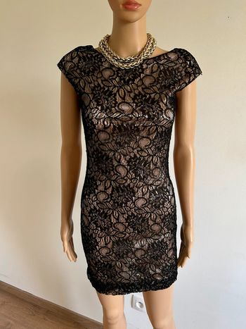 Robe noire beige et dorée en dentelle sans manches Soky & Soka taille S TBE