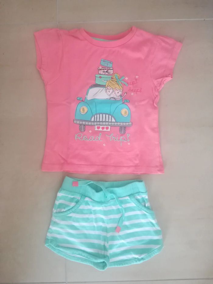Ensemble T-shirt et short fille 12-18 mois