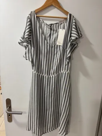 Belle robe femme Version féminin taille L neuve