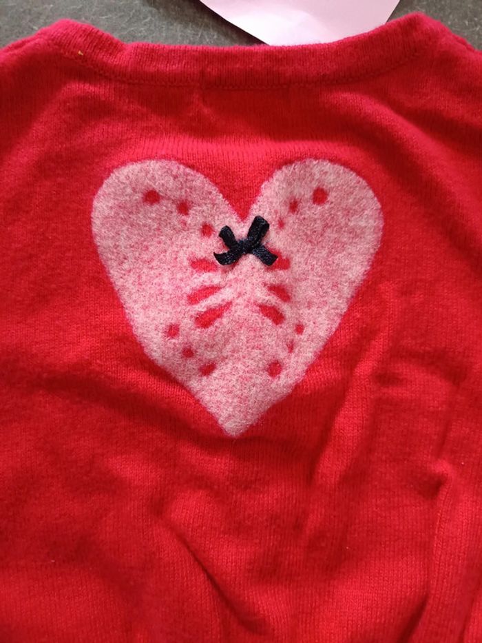 Gilet rouge coeur 9 mois - photo numéro 4