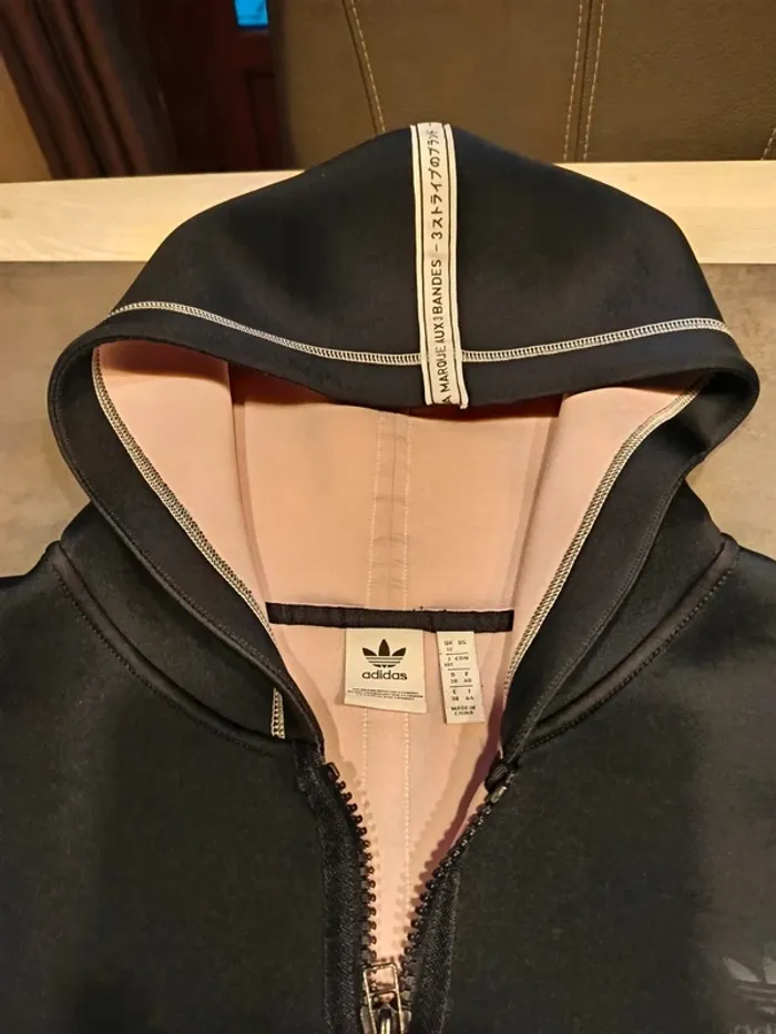 Vends veste courte Adidas adolescente taille 38-40 - photo numéro 3