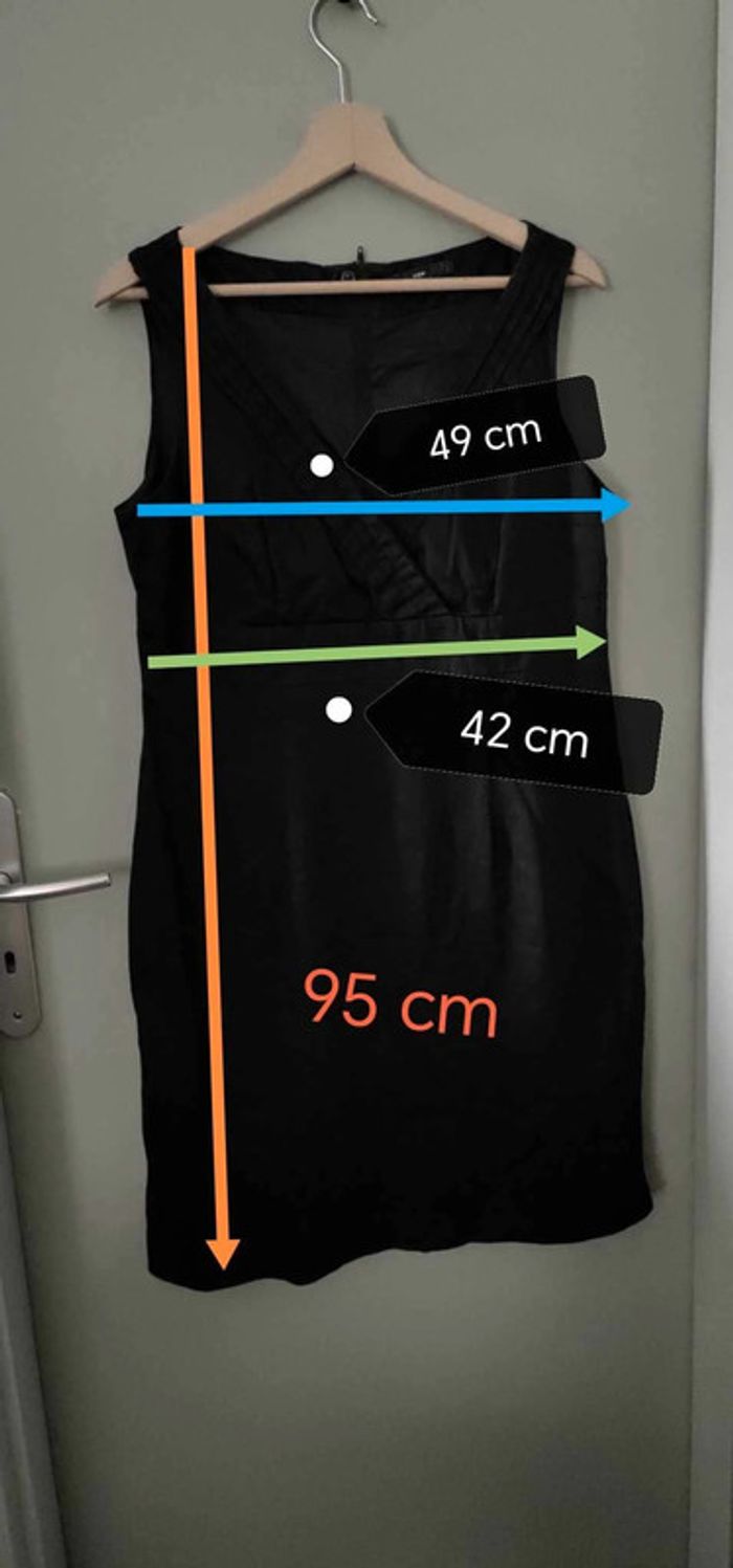 👗Robe noire T42 H&M - photo numéro 4
