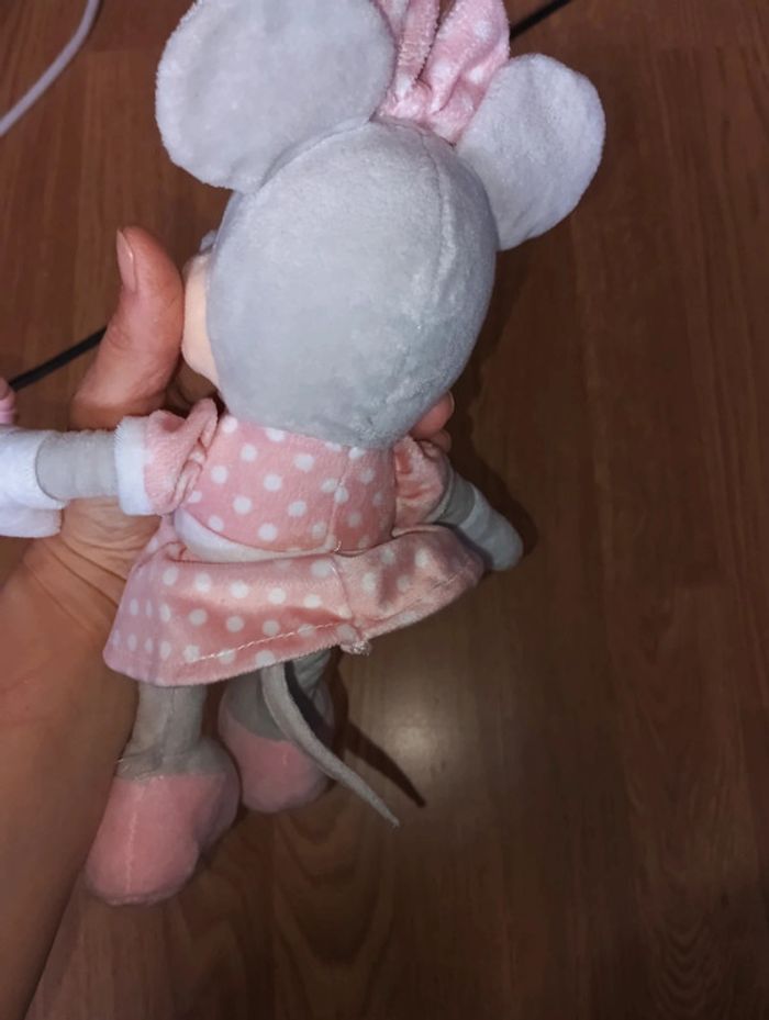 Doudou peluche Minnie en excellent état - photo numéro 2