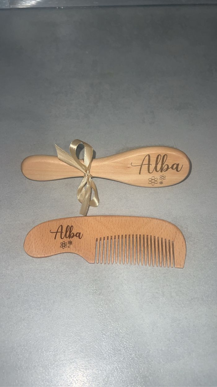Ensemble de brosse et peigne en bois pour bébé personnalisé - photo numéro 3