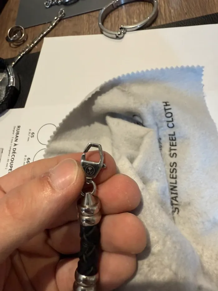 Bracelet cuir acier avec cristaux noir - photo numéro 12