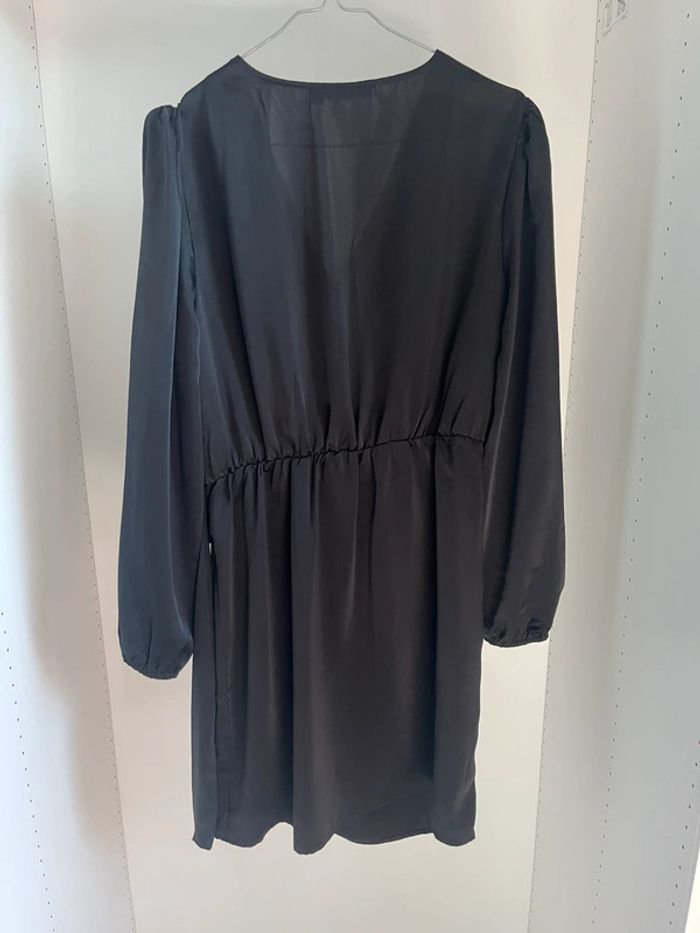 Robe noire chic satinée Kiabi - photo numéro 2