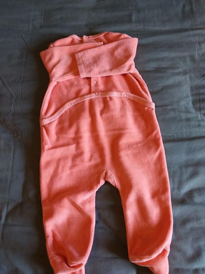 2 grenouillères  en taille 6 mois - photo numéro 4