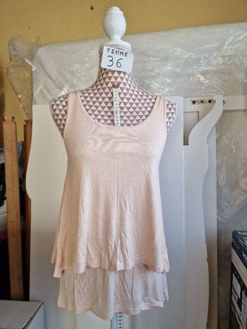 Débardeur, rose pâle, doublé, en viscose, longueur 62cm, en très très bon état, marque Kiabi =4€