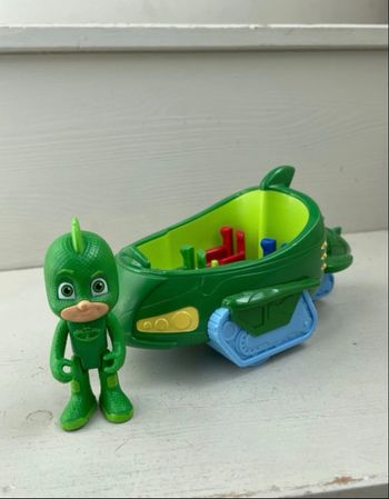 Véhicule et figurine Gluglu